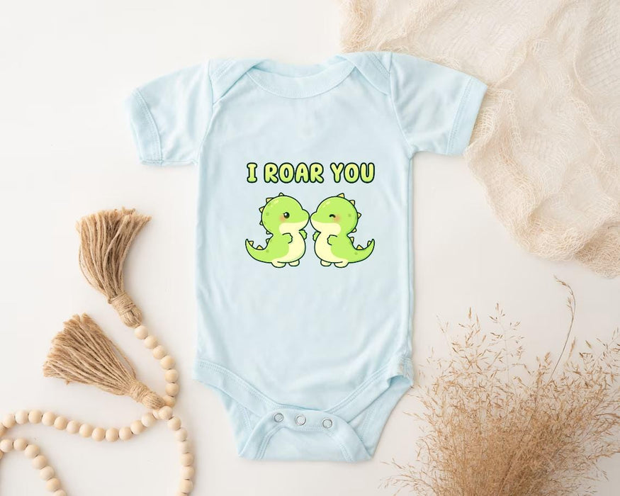 a baby bodysuit that says i roar you